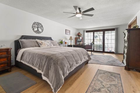 Tiny photo for 720 E Christian Street, Princeton, IN 47670 (MLS # 202612611)