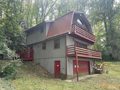 Photo of 421 S Spring Street, Princeton, IN 47670 (MLS # 202540738)