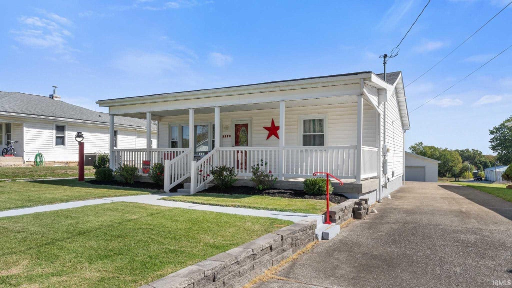 Photo of 3222 Washington Avenue, Bedford, IN 47421 (MLS # 202642285)