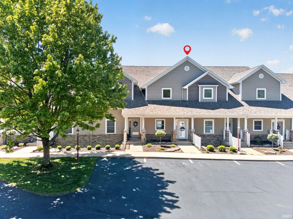 Photo of 8732 E Smith Drive #E3, Syracuse, IN 46567 (MLS # 202618714)