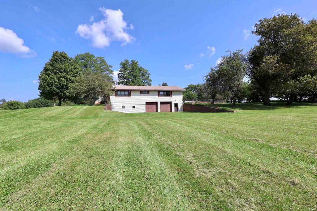 Photo of 4270 W State Road 32, Winchester, IN 47394 (MLS # 202634762)