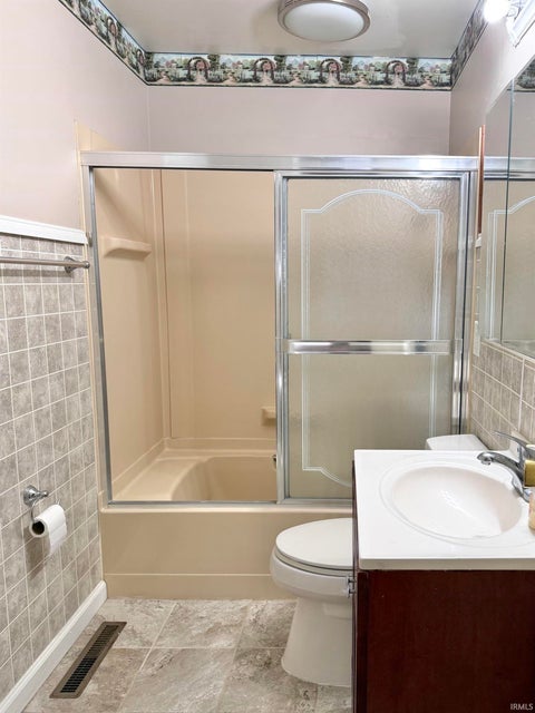 Tiny photo for 101 W Berkeley Avenue, Evansville, IN 47710 (MLS # 202643762)