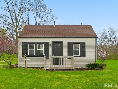 Photo of 5415 Mason Drive, Fort Wayne, IN 46809 (MLS # 202612534)