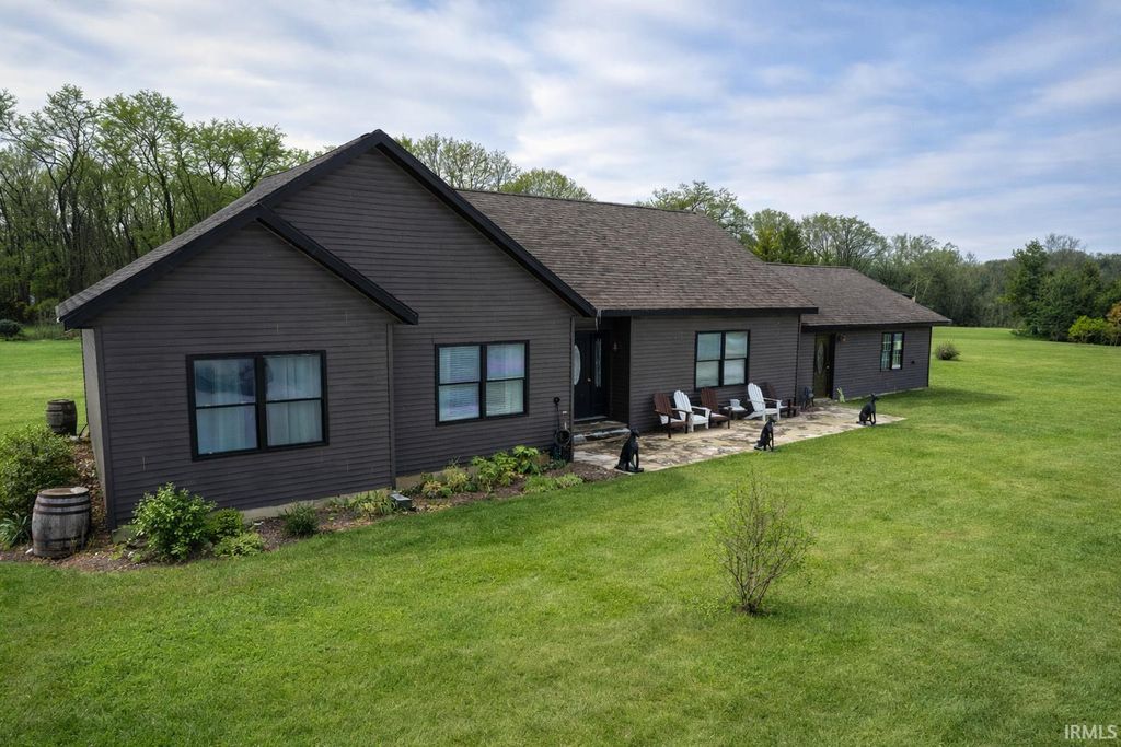 Photo of 2325 N Huntington Road, Marion, IN 46952 (MLS # 202603767)