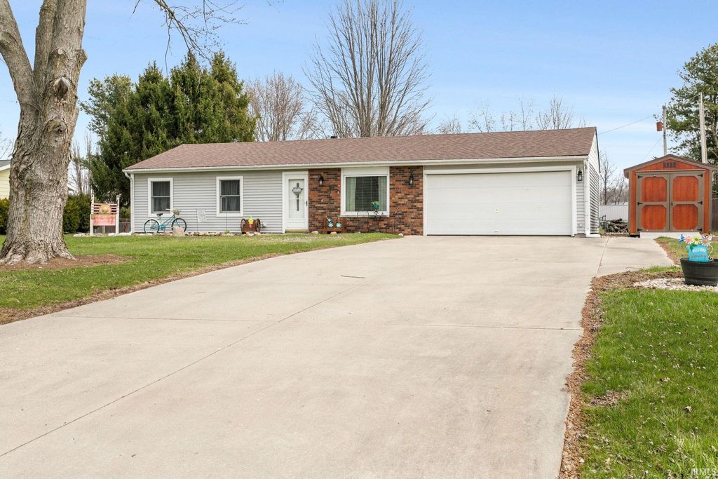 Photo of 70862 Tecumseh Drive, Nappanee, IN 46550 (MLS # 202610188)