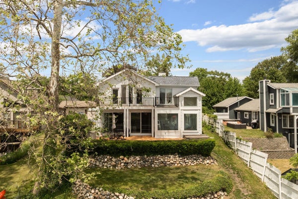11114 LAKESHORE DR, OSCEOLA, IN 46561 - Image af467f8a0ded04b0c2f69d73a715da26/477676587