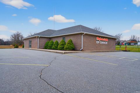 Photo of 1366 S WABASH Street, Wabash, IN 46992 (MLS # 202547515)