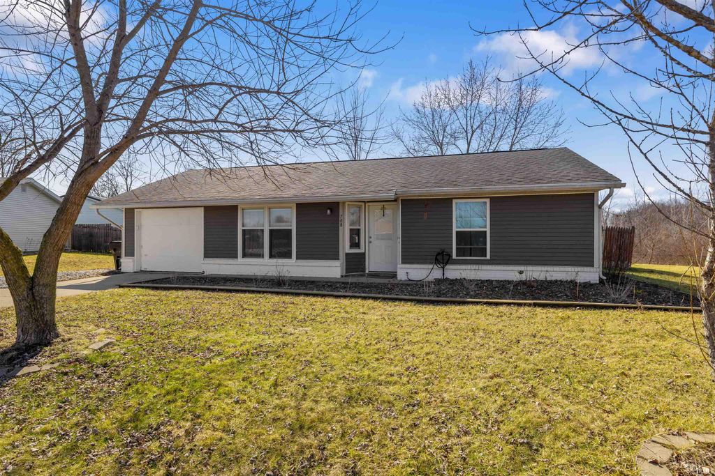 Photo of 708 Oakdale Street, Garrett, IN 46738 (MLS # 202606388)