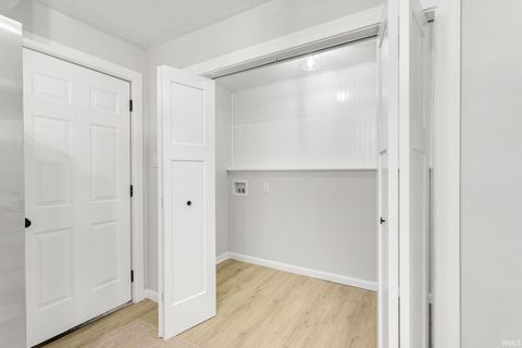 Tiny photo for 105 E Jennings Avenue, South Bend, IN 46614 (MLS # 202625526)