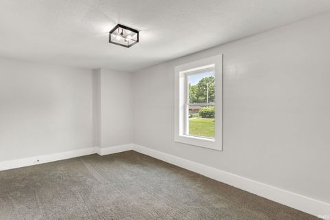 Tiny photo for 105 E Jennings Avenue, South Bend, IN 46614 (MLS # 202625526)