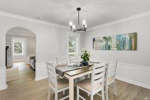 Tiny photo for 105 E Jennings Avenue, South Bend, IN 46614 (MLS # 202625526)