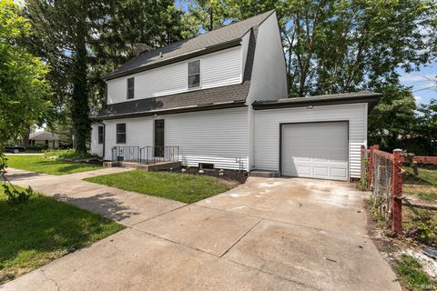 Tiny photo for 105 E Jennings Avenue, South Bend, IN 46614 (MLS # 202625526)