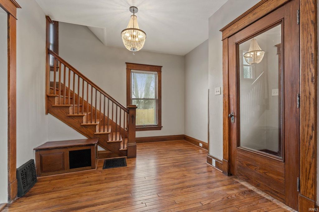 Photo of 726 W Lasalle Avenue, South Bend, IN 46601 (MLS # 202608844)