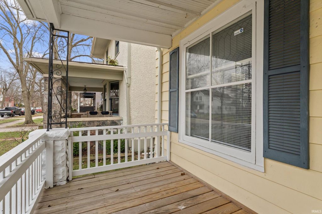 Photo of 726 W Lasalle Avenue, South Bend, IN 46601 (MLS # 202608844)