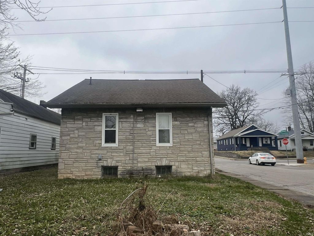 Photo of 2217 N Heidelbach Avenue, Evansville, IN 47711 (MLS # 202548892)