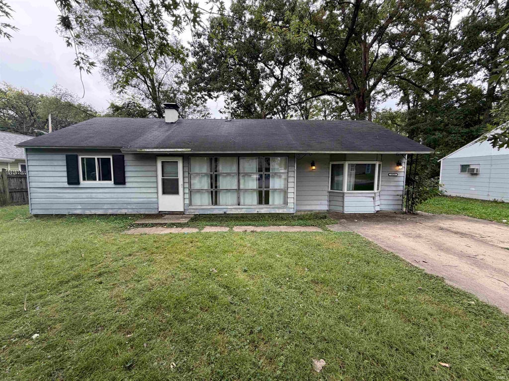 Photo of 1615 Babcock Drive, Fort Wayne, IN 46819 (MLS # 202639487)