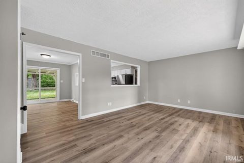 Tiny photo for 720 S Westwood Drive, Bloomington, IN 47403 (MLS # 202618671)