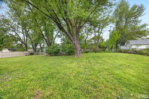 Tiny photo for 720 S Westwood Drive, Bloomington, IN 47403 (MLS # 202618671)