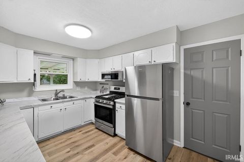 Tiny photo for 720 S Westwood Drive, Bloomington, IN 47403 (MLS # 202618671)