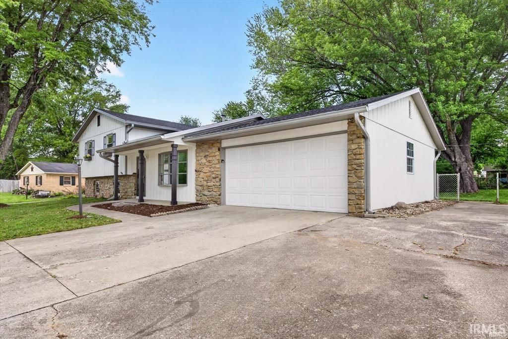 Photo of 720 S Westwood Drive, Bloomington, IN 47403 (MLS # 202618671)