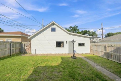 Tiny photo for 3810 Arlington Avenue, Fort Wayne, IN 46807 (MLS # 202636615)