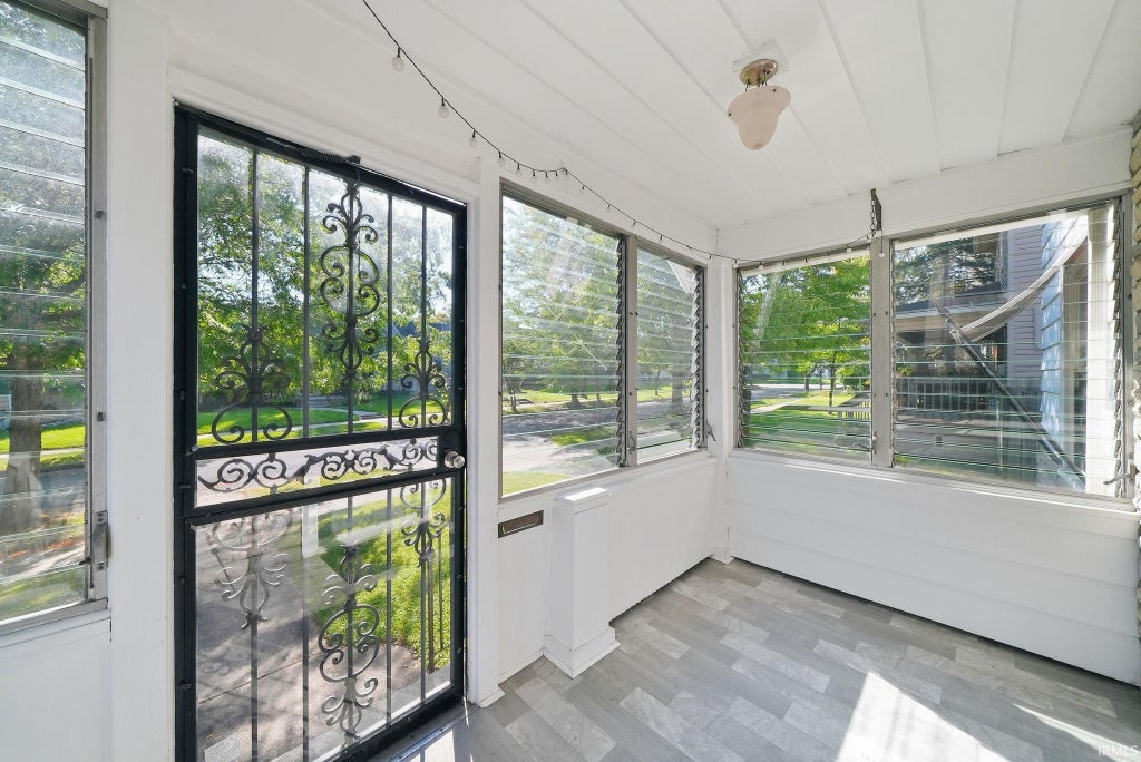 Photo of 3810 Arlington Avenue, Fort Wayne, IN 46807 (MLS # 202636615)