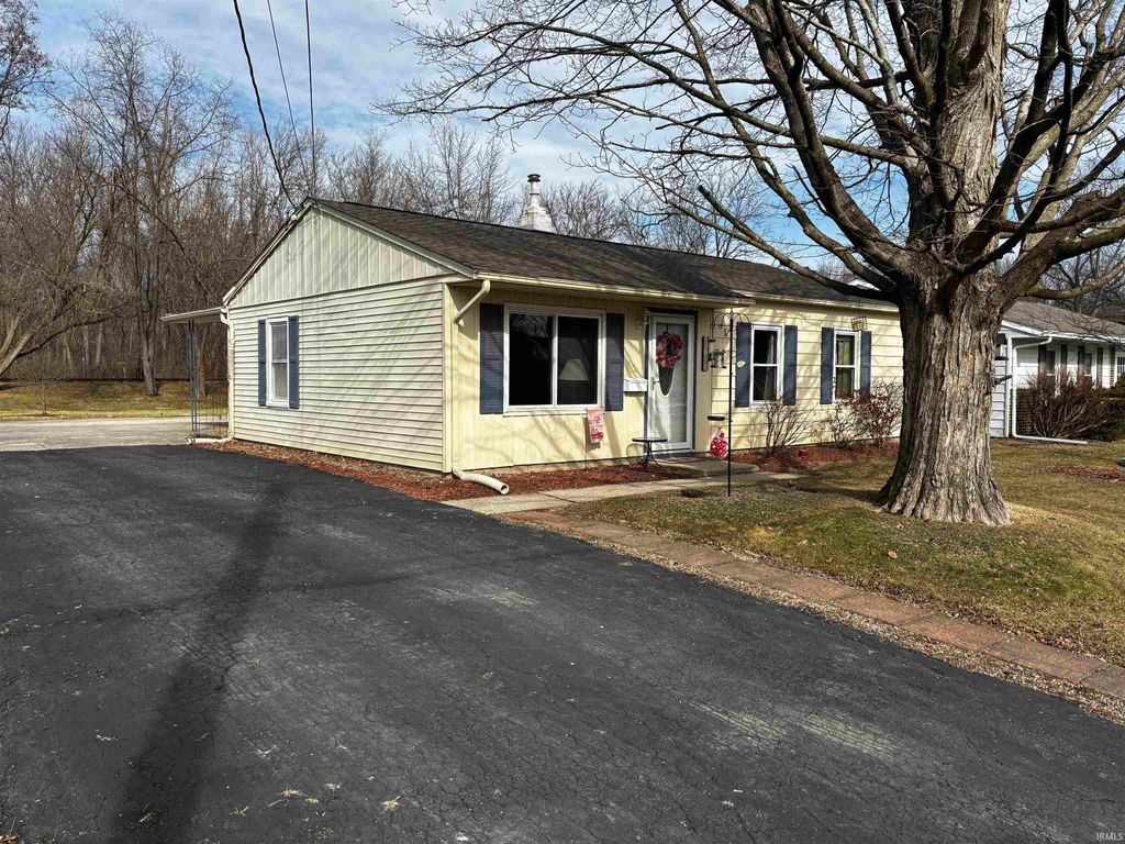 Photo of 1705 Cedar Street, Valparaiso, IN 46383 (MLS # 202604877)
