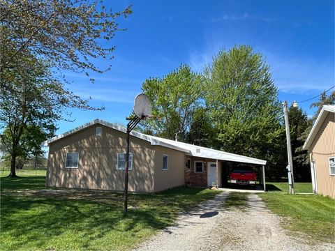 Tiny photo for 6887 N County Road 100 E, Lucerne, IN 46950 (MLS # 202614262)