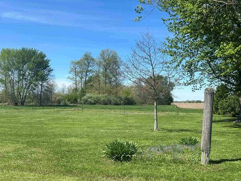 Tiny photo for 6887 N County Road 100 E, Lucerne, IN 46950 (MLS # 202614262)