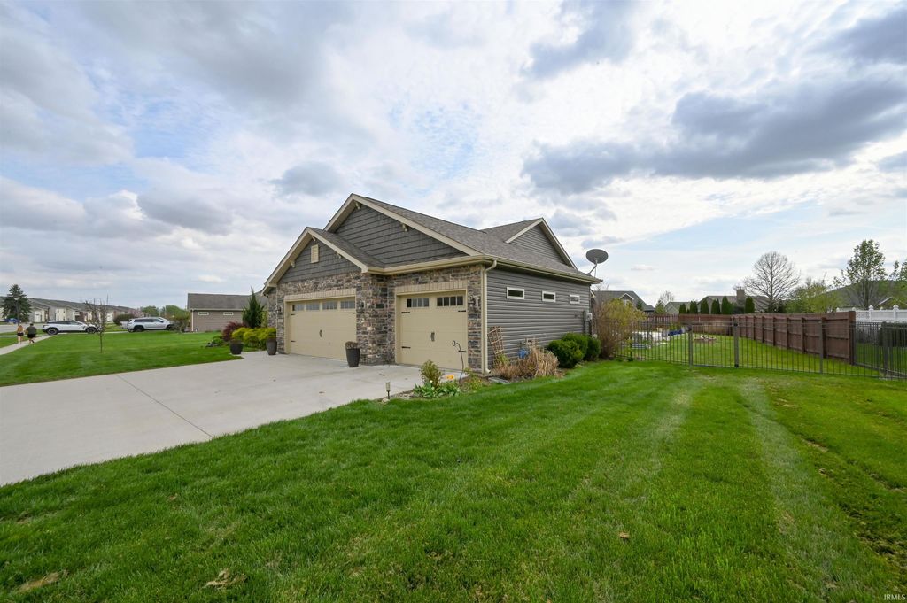 Photo of 4225 S Albright Road, Kokomo, IN 46902 (MLS # 202612815)