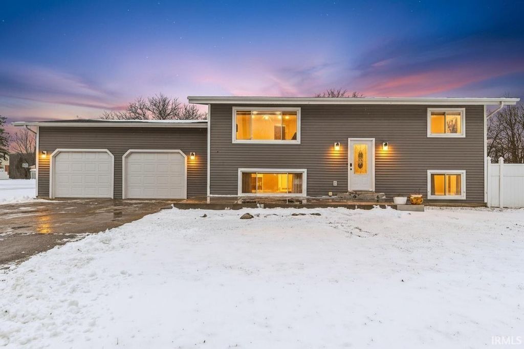 Photo of 3127 Peddlers Village Road, Goshen, IN 46526 (MLS # 202601843)