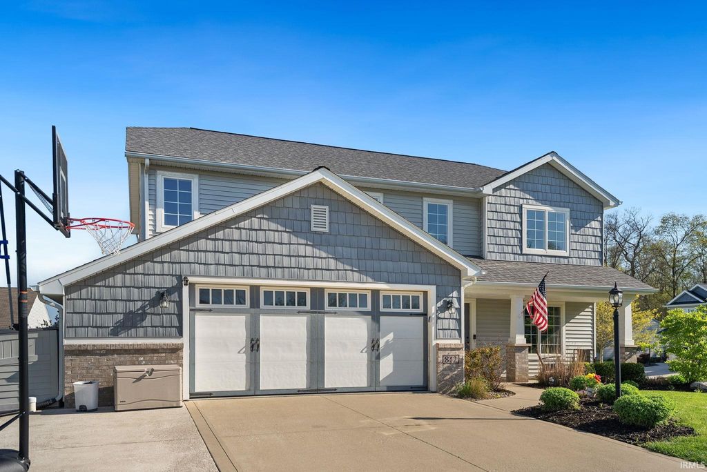 Photo of 812 Crimson Cove, Fort Wayne, IN 46845 (MLS # 202614591)