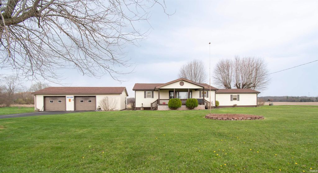 Photo of 2252 W Drake Road, Kendallville, IN 46755 (MLS # 202612609)