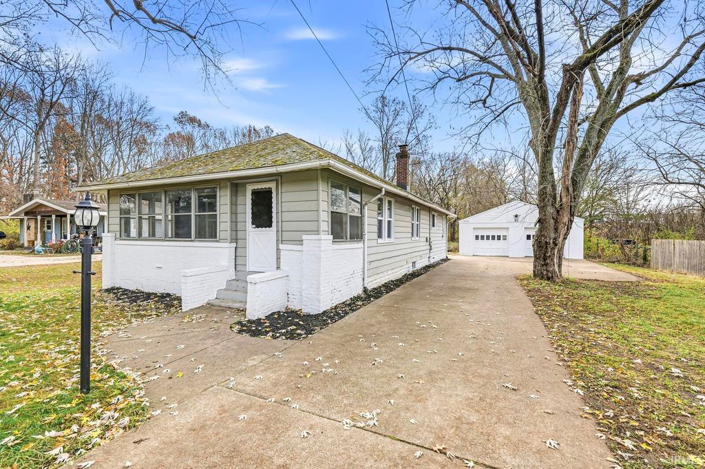 Photo of 19602 Greenacre Street, South Bend, IN 46637 (MLS # 202547253)