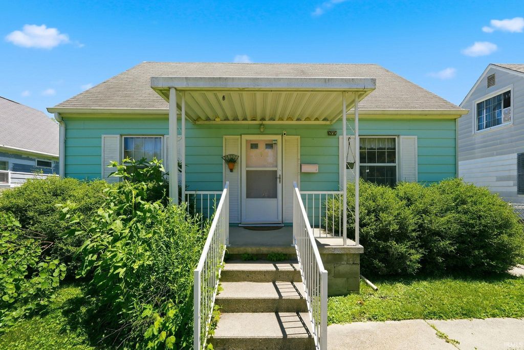 Photo of 2210 S Pershing Drive, Muncie, IN 47302 (MLS # 202623302)