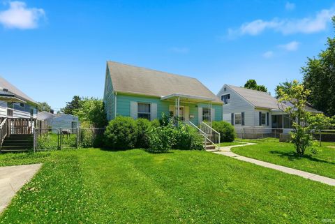 Tiny photo for 2210 S Pershing Drive, Muncie, IN 47302 (MLS # 202623302)