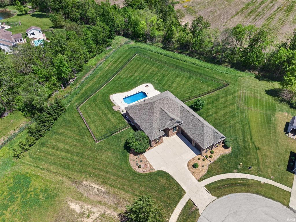 Photo of 2600 W TICONDEROGA Drive, Marion, IN 46952 (MLS # 202619635)