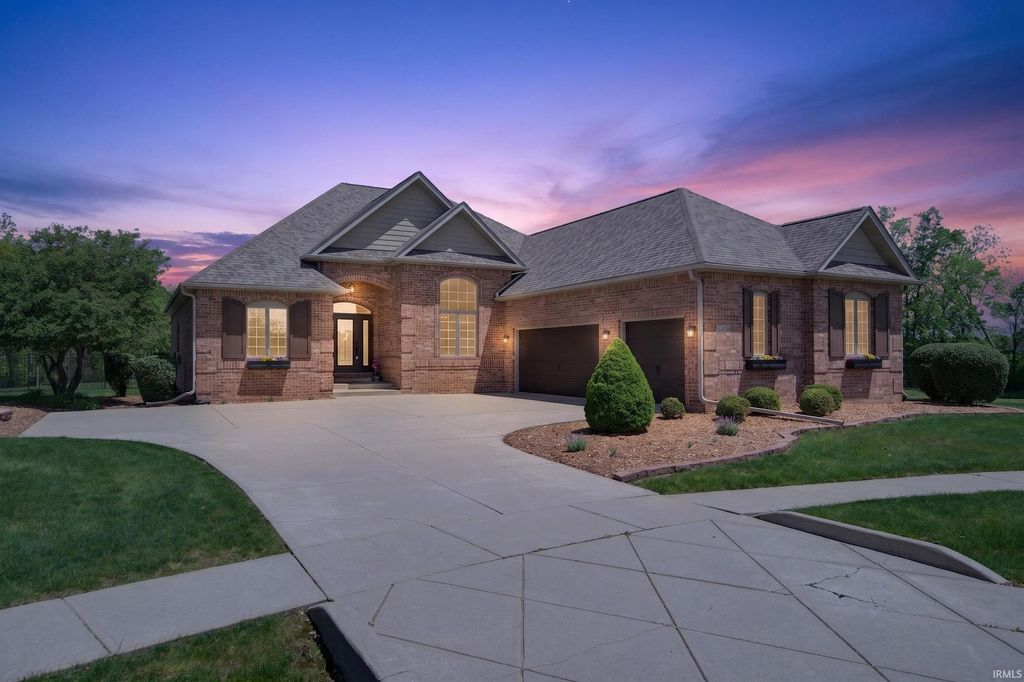 Photo of 2600 W TICONDEROGA Drive, Marion, IN 46952 (MLS # 202619635)