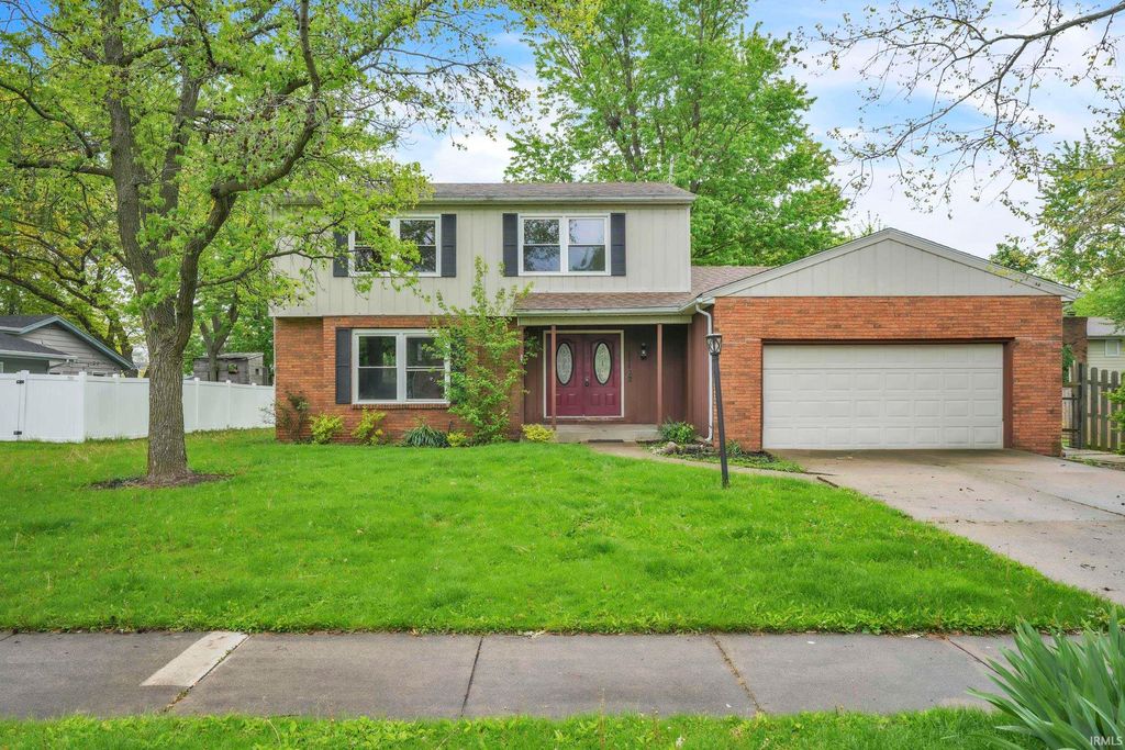Photo of 11122 Shalimar Drive, Fort Wayne, IN 46845 (MLS # 202617766)