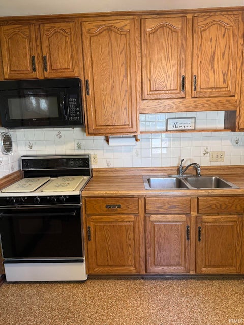 Tiny photo for 1567 Herndon Drive, Evansville, IN 47711 (MLS # 202643642)
