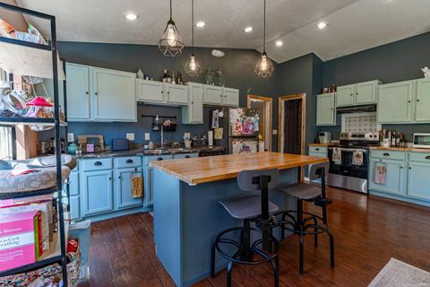 Tiny photo for 1912 S Orman Lane, Bloomfield, IN 47424 (MLS # 202612354)