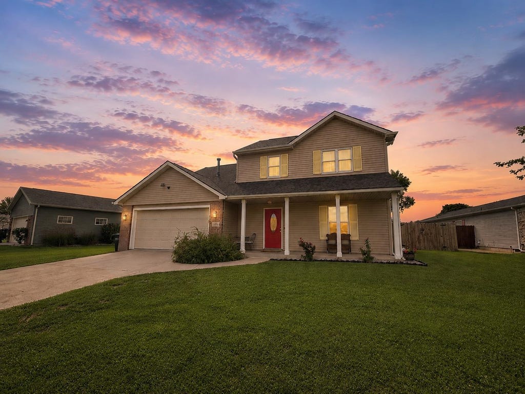 Photo of 1114 N Franklin Street, Garrett, IN 46738 (MLS # 202635324)