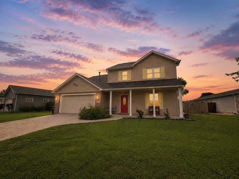 Photo of 1114 N Franklin Street, Garrett, IN 46738 (MLS # 202635324)