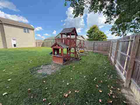 Tiny photo for 1114 N Franklin Street, Garrett, IN 46738 (MLS # 202635324)