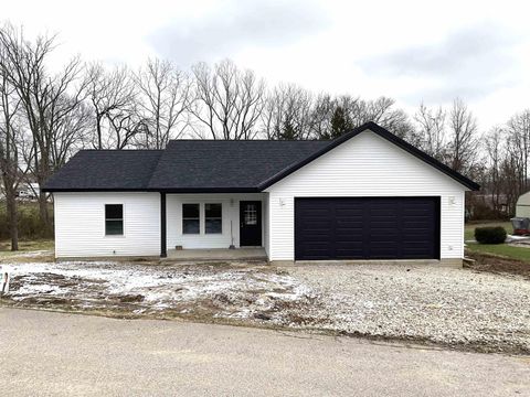 Photo of 32 Ashley Street, Spencer, IN 47460 (MLS # 202544248)