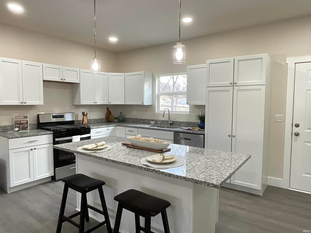 Photo of 32 Ashley Street, Spencer, IN 47460 (MLS # 202544248)