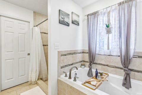 Tiny photo for 20 Kettle Court, Lafayette, IN 47905 (MLS # 202642971)
