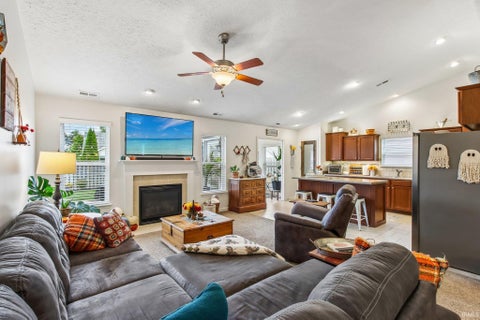 Tiny photo for 20 Kettle Court, Lafayette, IN 47905 (MLS # 202642971)
