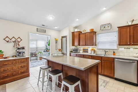 Tiny photo for 20 Kettle Court, Lafayette, IN 47905 (MLS # 202642971)