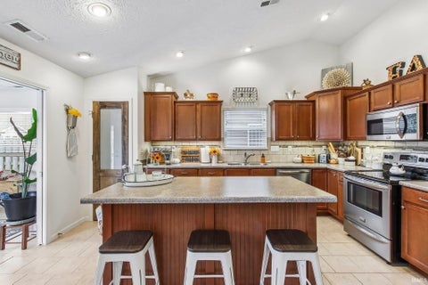 Tiny photo for 20 Kettle Court, Lafayette, IN 47905 (MLS # 202642971)